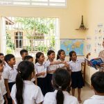 découvrez le témoignage inspirant d’un enseignant cambodgien sur le français, une langue porteuse d’espoir et de connexion culturelle.